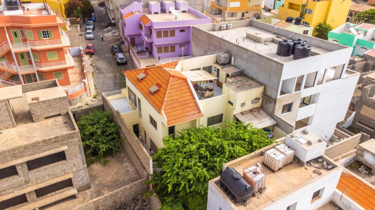 Simabo'S Backpackers' Hostel Mindelo Extérieur photo