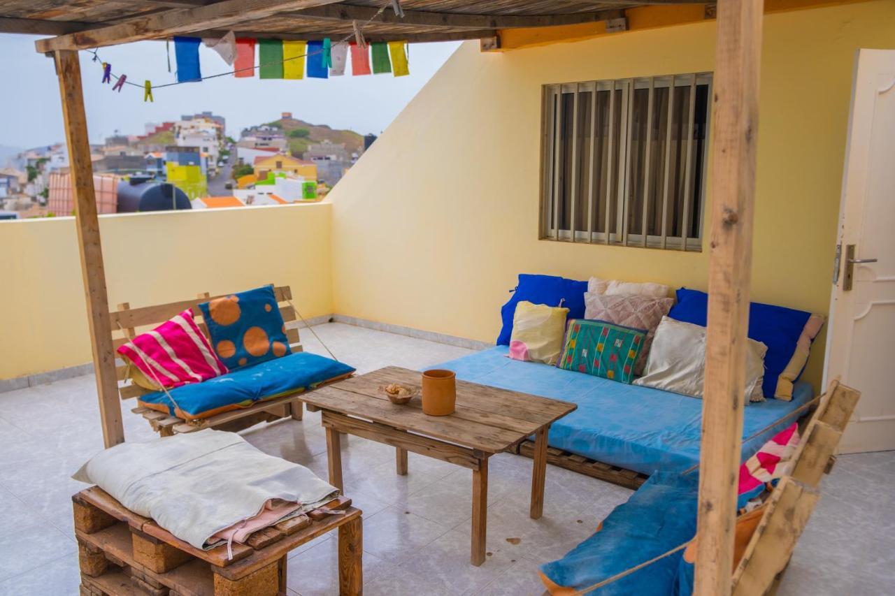 Simabo'S Backpackers' Hostel Mindelo Extérieur photo