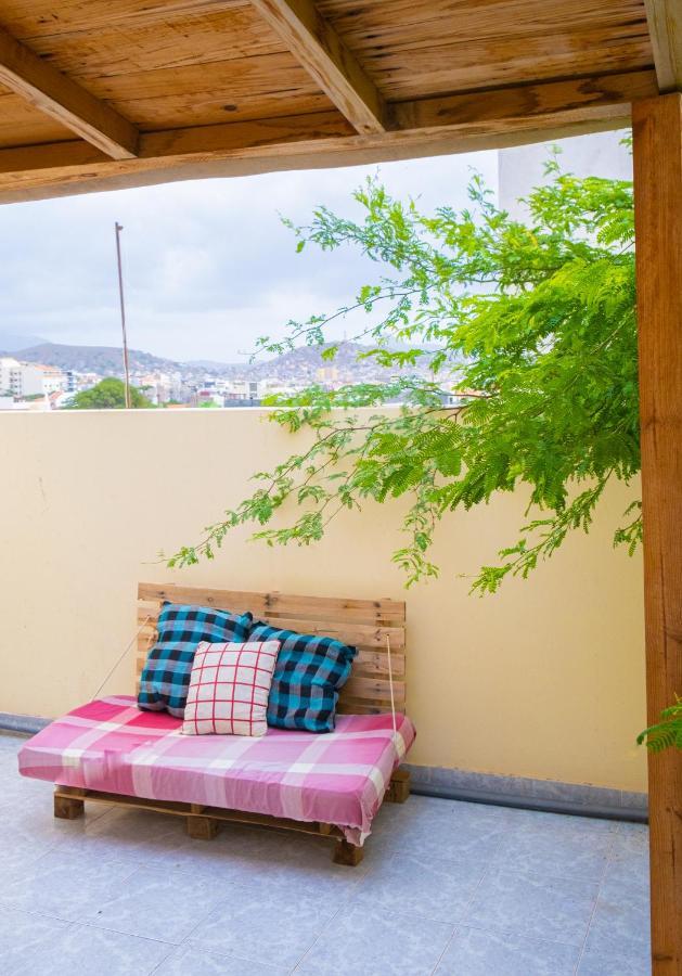 Simabo'S Backpackers' Hostel Mindelo Extérieur photo