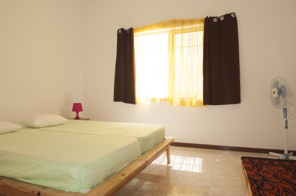 Simabo'S Backpackers' Hostel Mindelo Extérieur photo