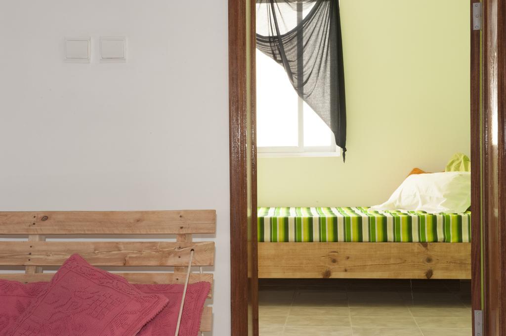 Simabo'S Backpackers' Hostel Mindelo Extérieur photo