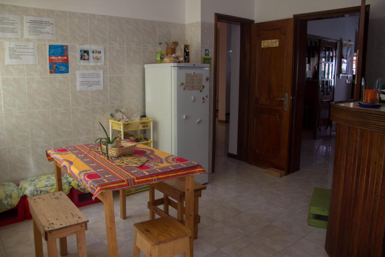 Simabo'S Backpackers' Hostel Mindelo Extérieur photo